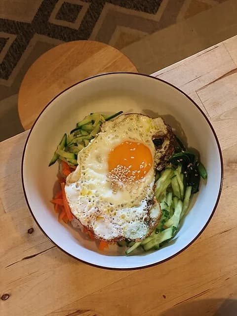 Bibimbap with egg.jpg