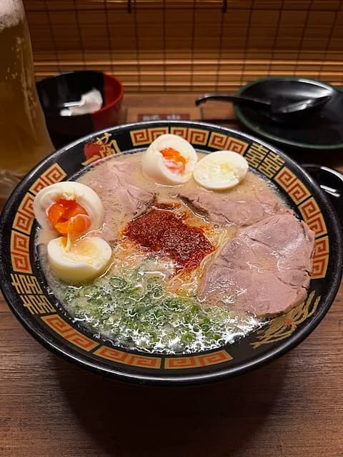 A bowl of tonkotsu ramen at Ichiran in Tokyo in July 2026.jpg